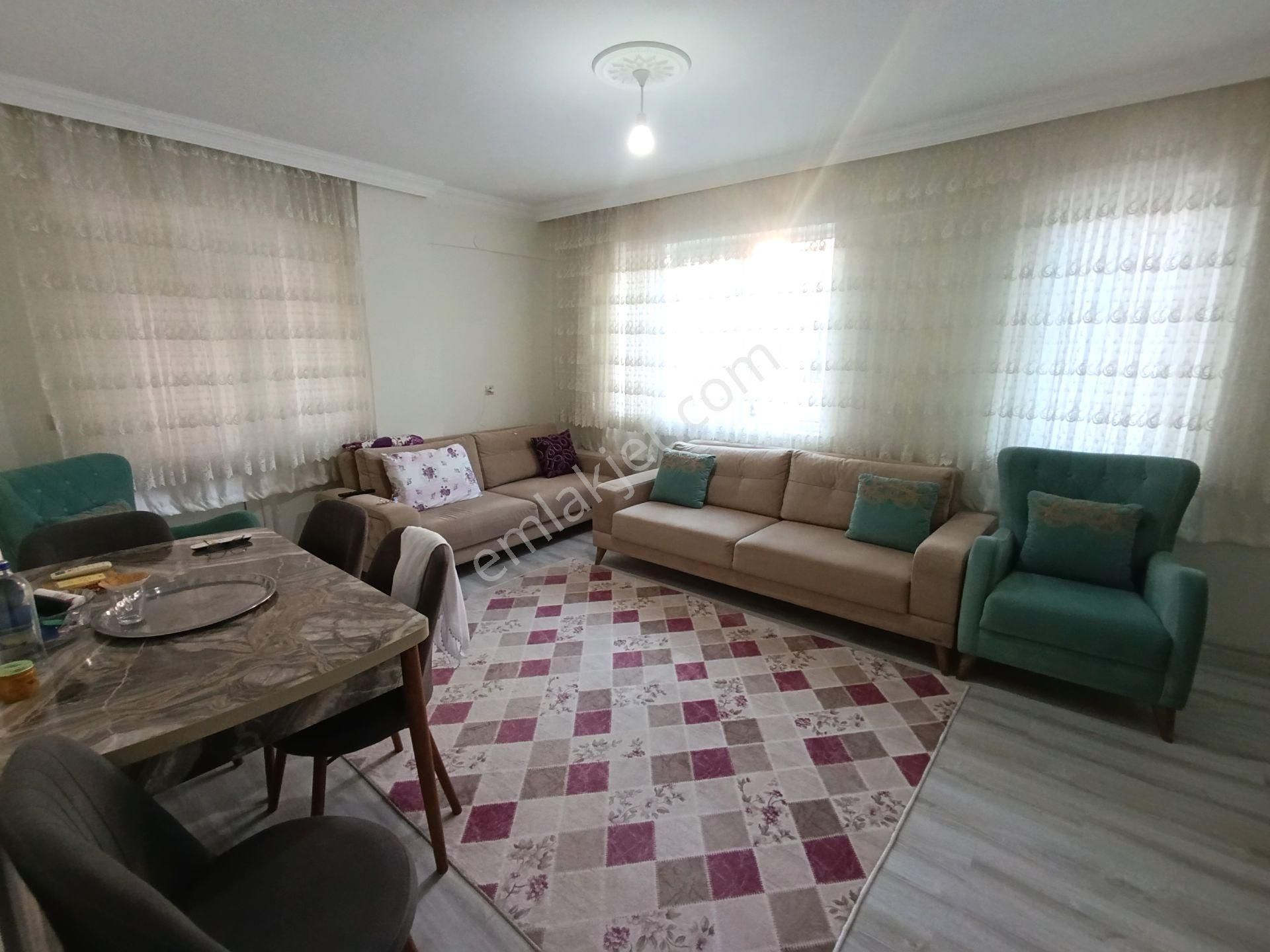 Konukseverde , İçi Yenilenmiş , Her Yere Yakın 3+1 Satılık Daire - Görsel 5