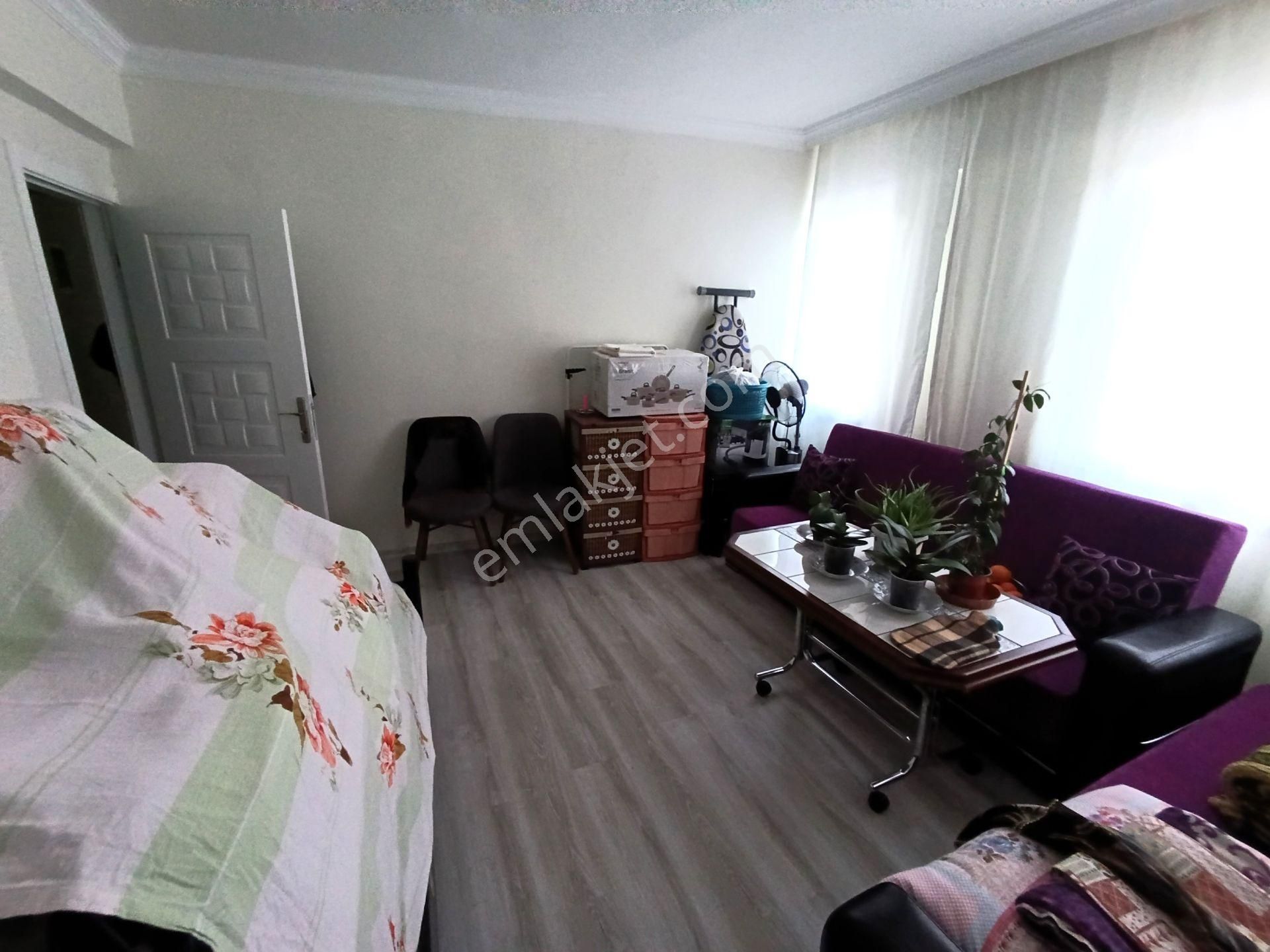 Konukseverde , İçi Yenilenmiş , Her Yere Yakın 3+1 Satılık Daire - Görsel 8