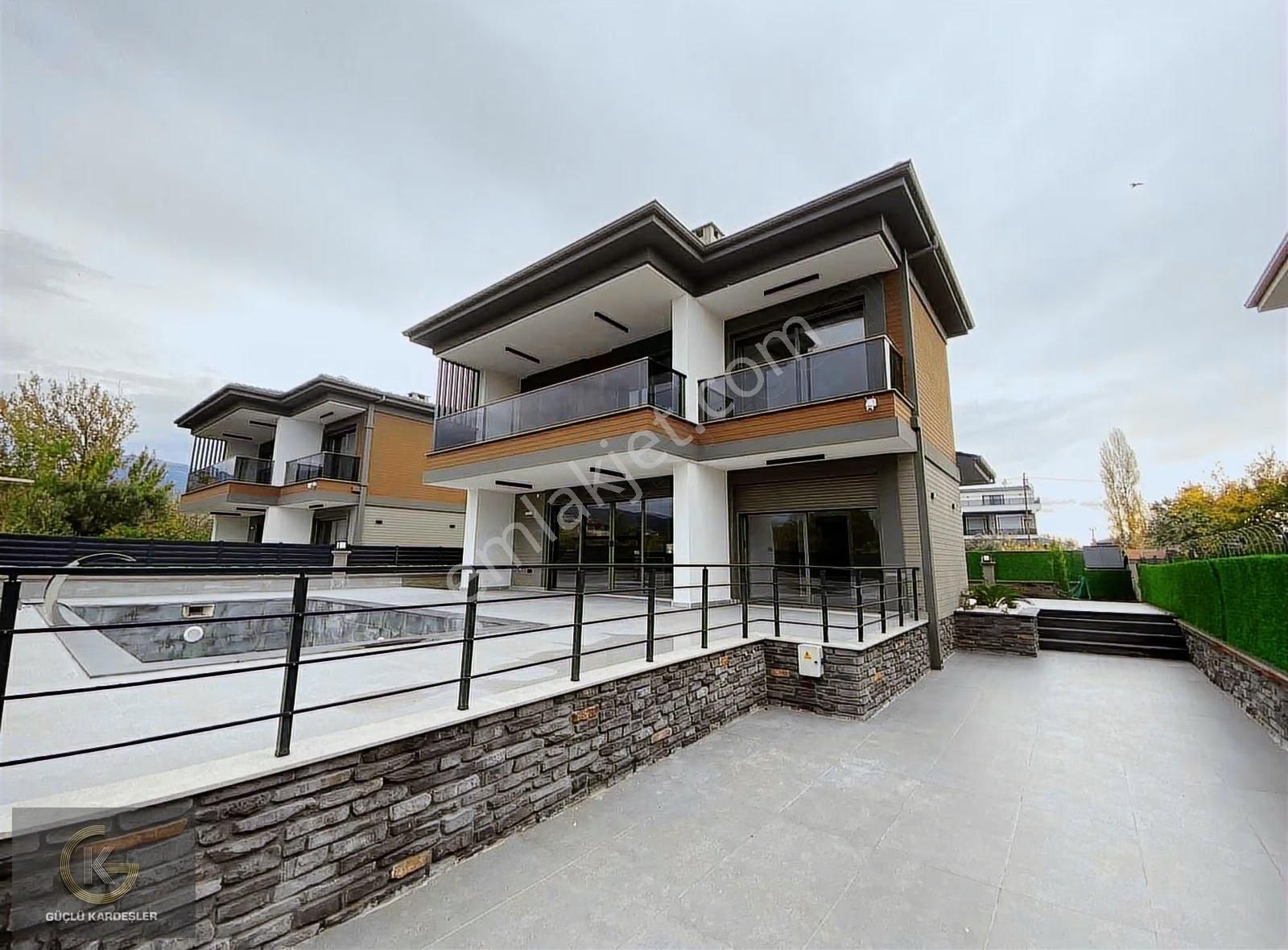 Güçlü Kardeşler Fener Bölgesinde Özel Havuzlu Ultra Lüks Villa - Görsel 13