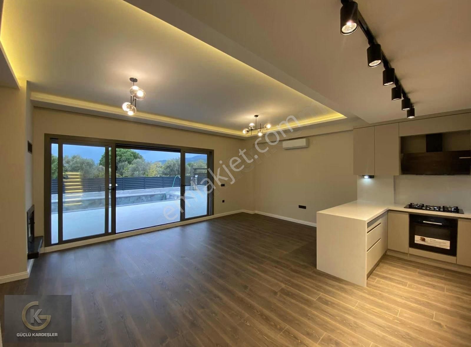 Güçlü Kardeşler Fener Bölgesinde Özel Havuzlu Ultra Lüks Villa - Görsel 7