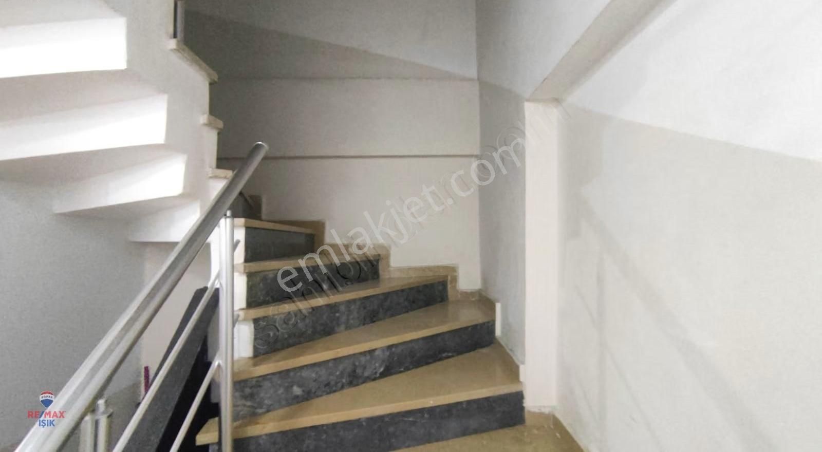 Meclis Mahallesi'nde Merkezi Konumda Geniş 2+1 - Görsel 28