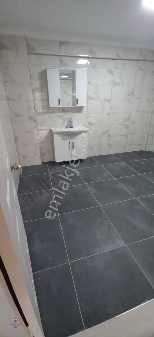 İçi Tamamen Yenilenmiş Hemen Taşınmaya Hazır (boş) Site İçi 2+1 - Görsel 23