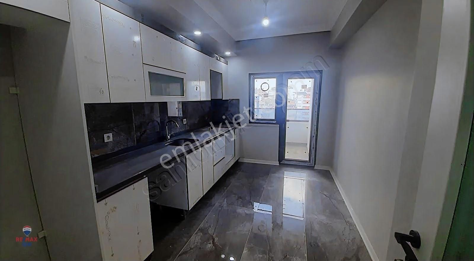 Cadde Üzerinde Geniş 3+1 Daire - Görsel 20