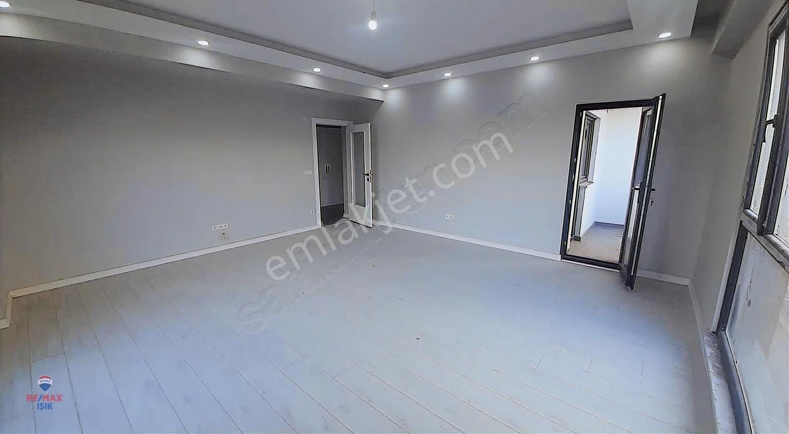 Cadde Üzerinde Geniş 3+1 Daire - Görsel 29