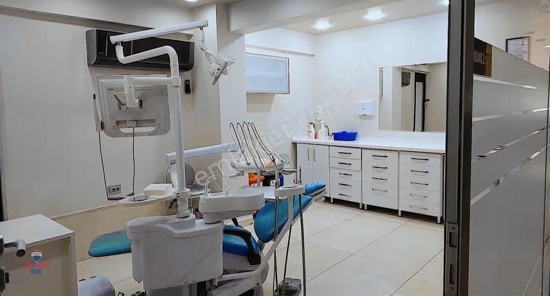 Turizm Ruhsatlı Tam Donanımlı Müşterisi Hazır Diş Kliniği - Görsel 34