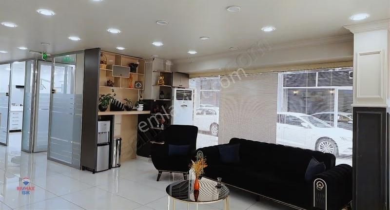 Turizm Ruhsatlı Tam Donanımlı Müşterisi Hazır Diş Kliniği - Görsel 21