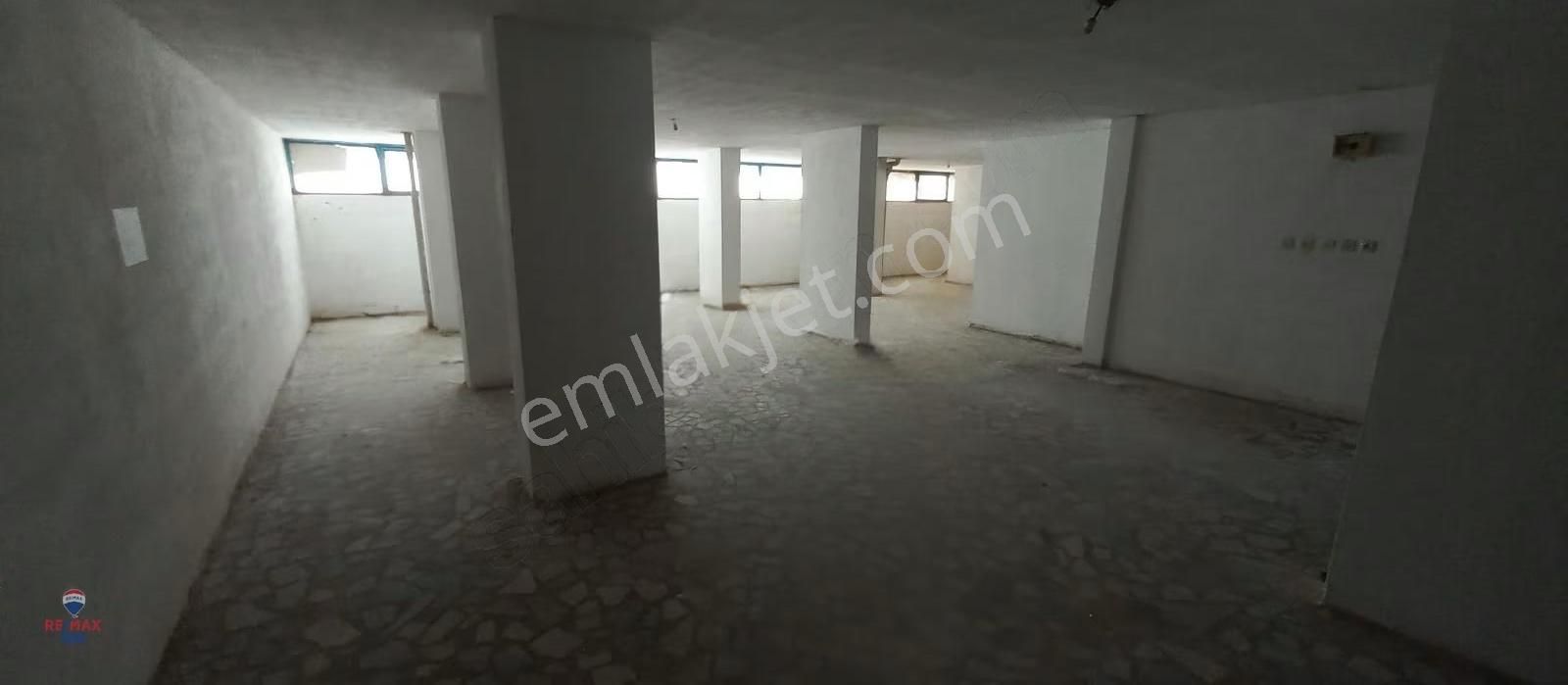 Maltepe Zümrütevler'de Önüne Araç Yanaşır E5'e Yakın 750 M² - Görsel 12