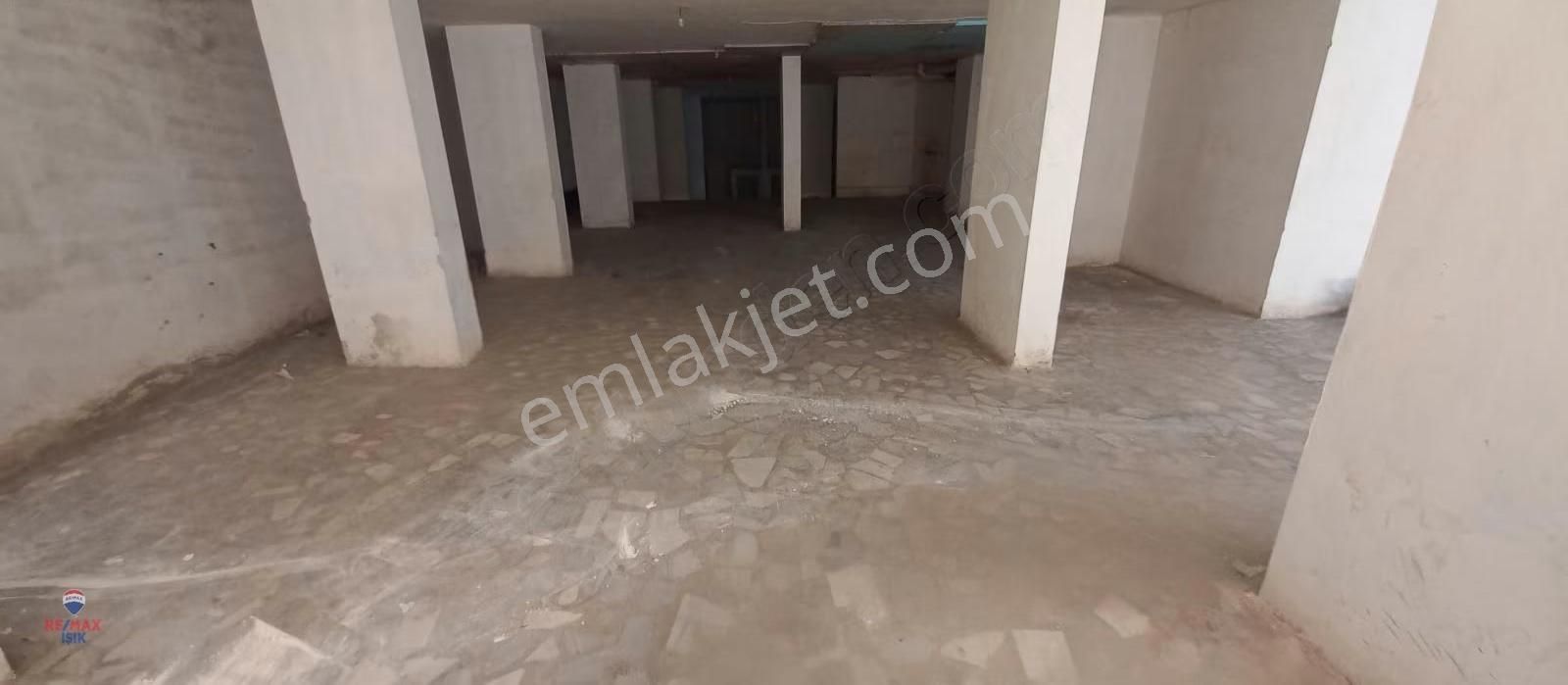 Maltepe Zümrütevler'de Önüne Araç Yanaşır E5'e Yakın 750 M² - Görsel 15