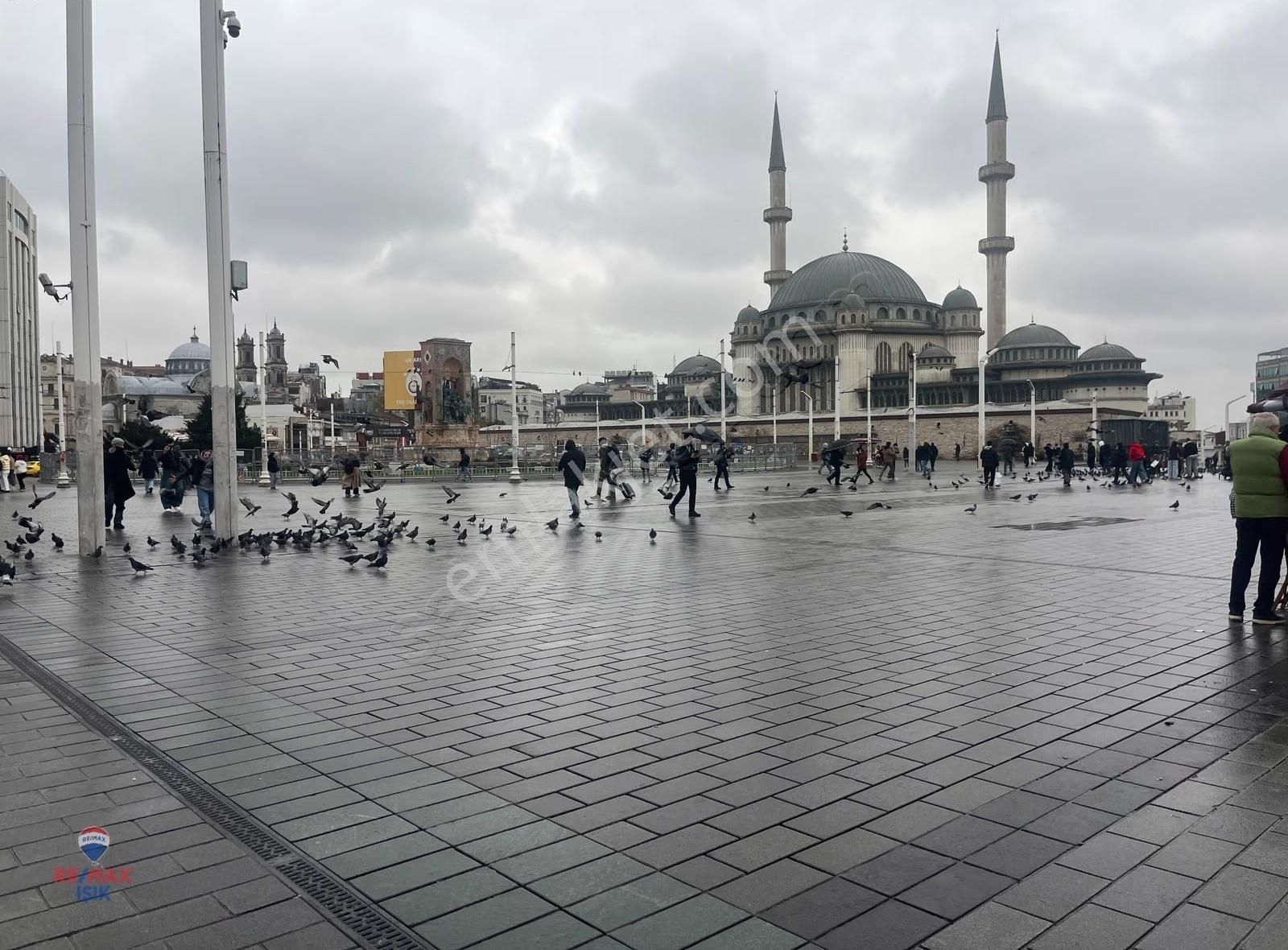 İstanbul'un Merkezi Taksim'de Cadde Üzerinde,oteller Bölgesinde - Görsel 4