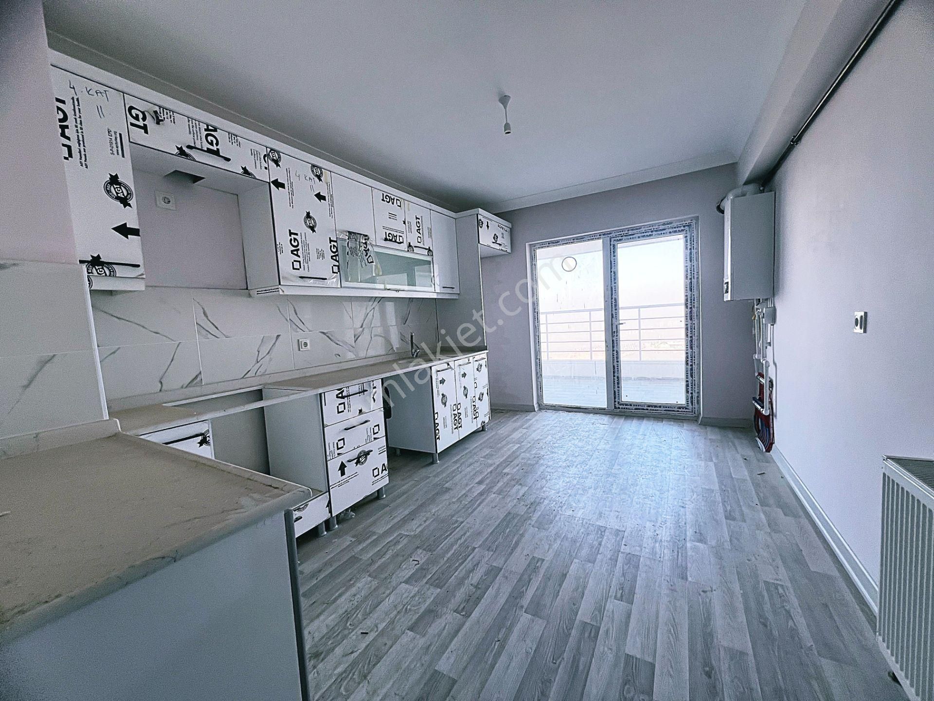 Cihandan Çiğdemtepede Selim Cad Yakını 4+1 Satlık Manzara, Daire