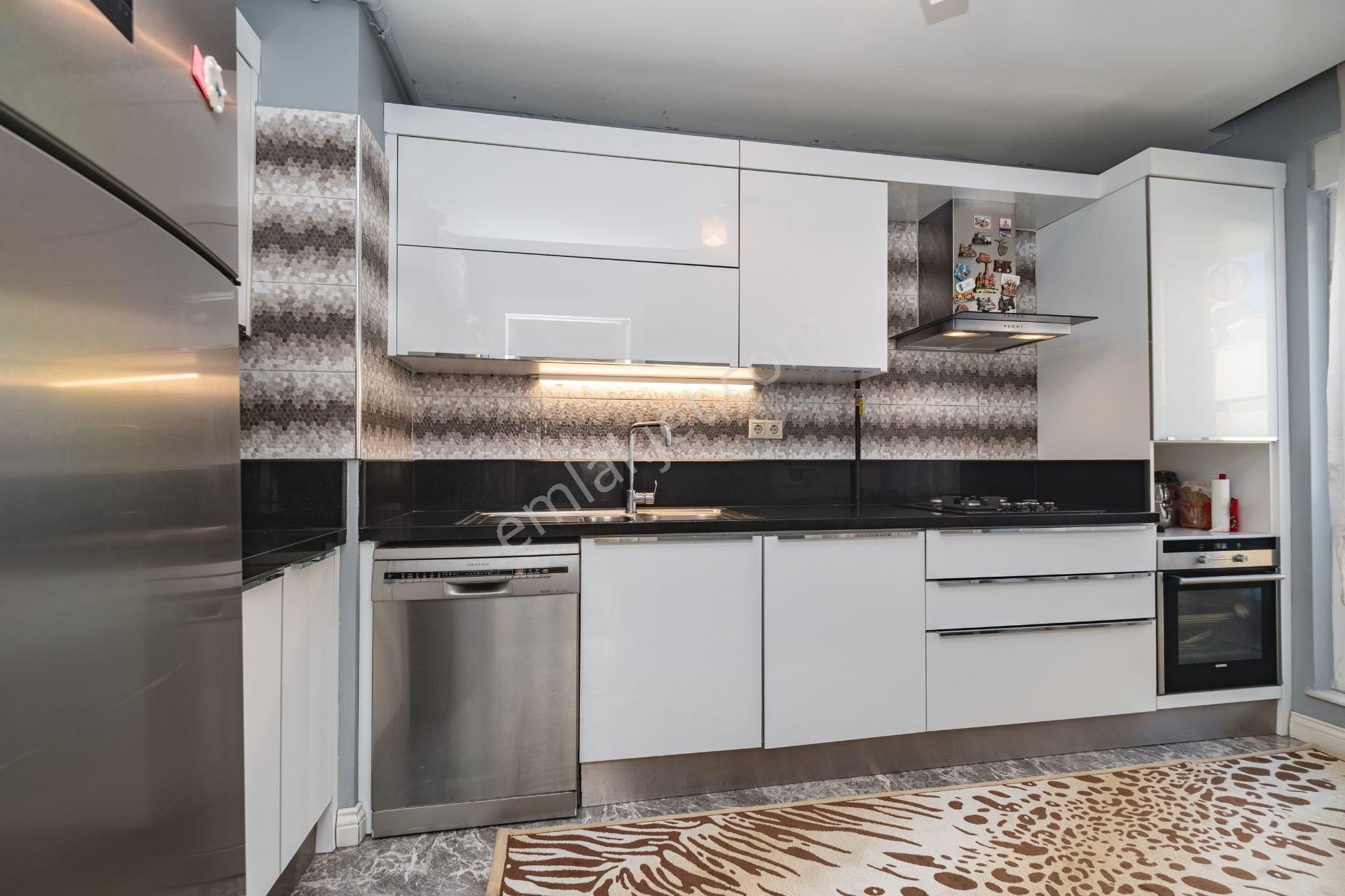 Meydankavağında Ödüllü Site İçi G.odalı Fırsat 3+1 Dubleks - Görsel 11