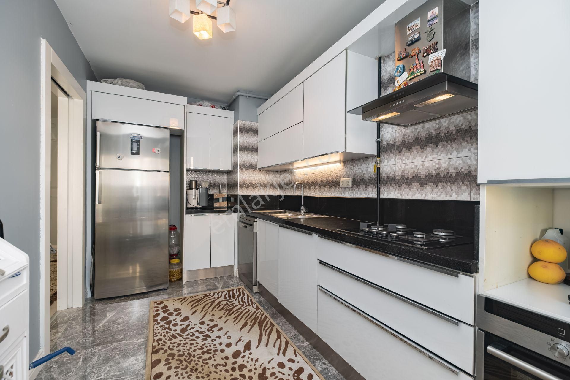 Meydankavağında Ödüllü Site İçi G.odalı Fırsat 3+1 Dubleks - Görsel 12