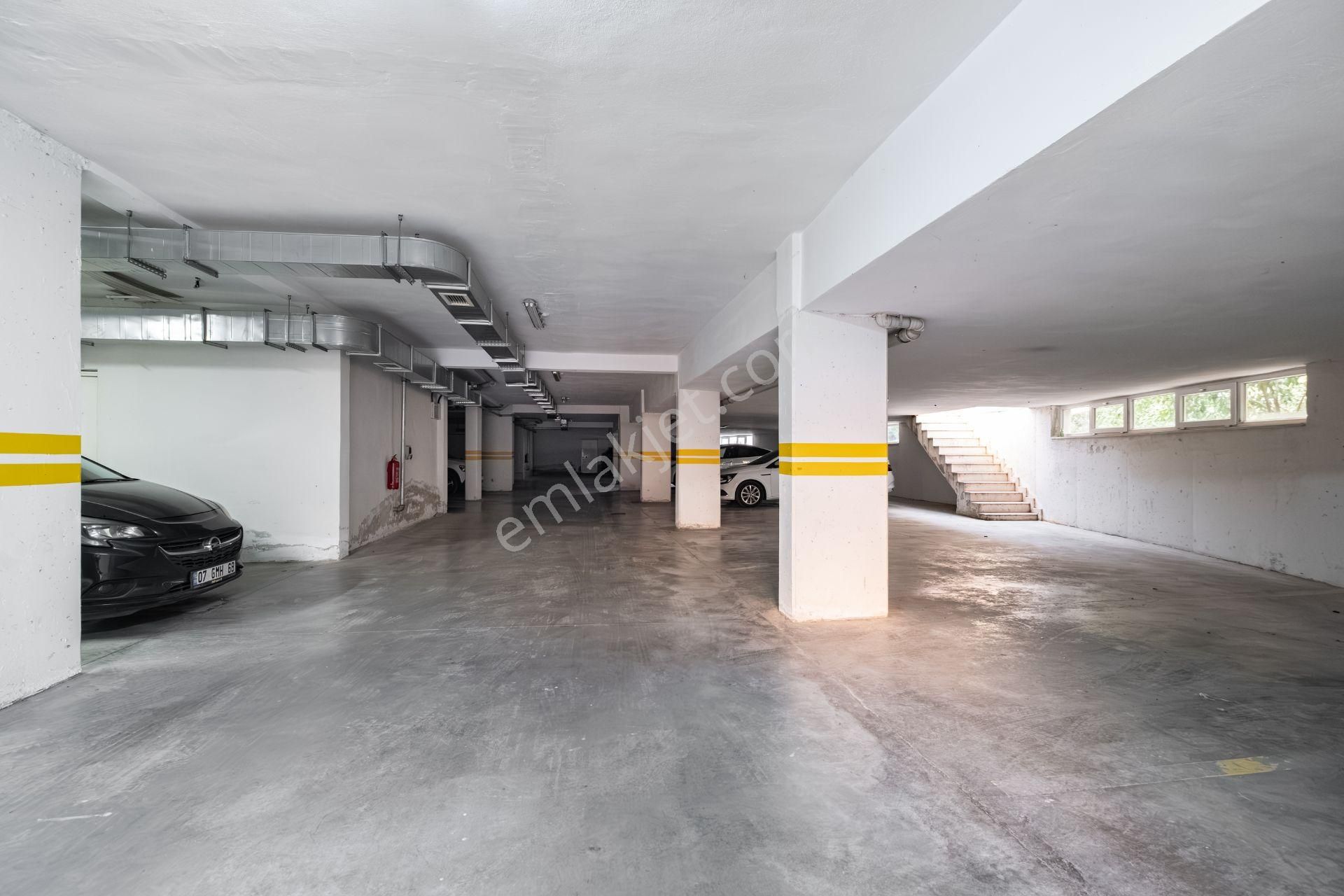 Meydankavağında Ödüllü Site İçi G.odalı Fırsat 3+1 Dubleks - Görsel 33