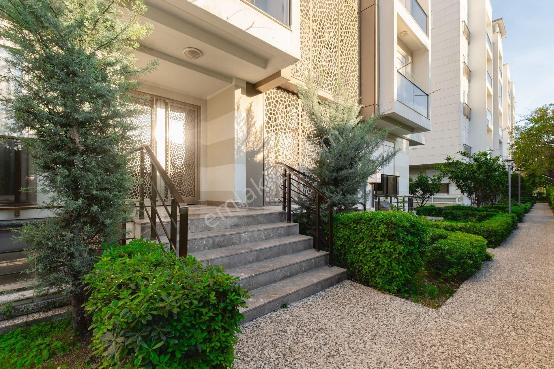 Meydankavağında Ödüllü Site İçi G.odalı Fırsat 3+1 Dubleks - Görsel 31