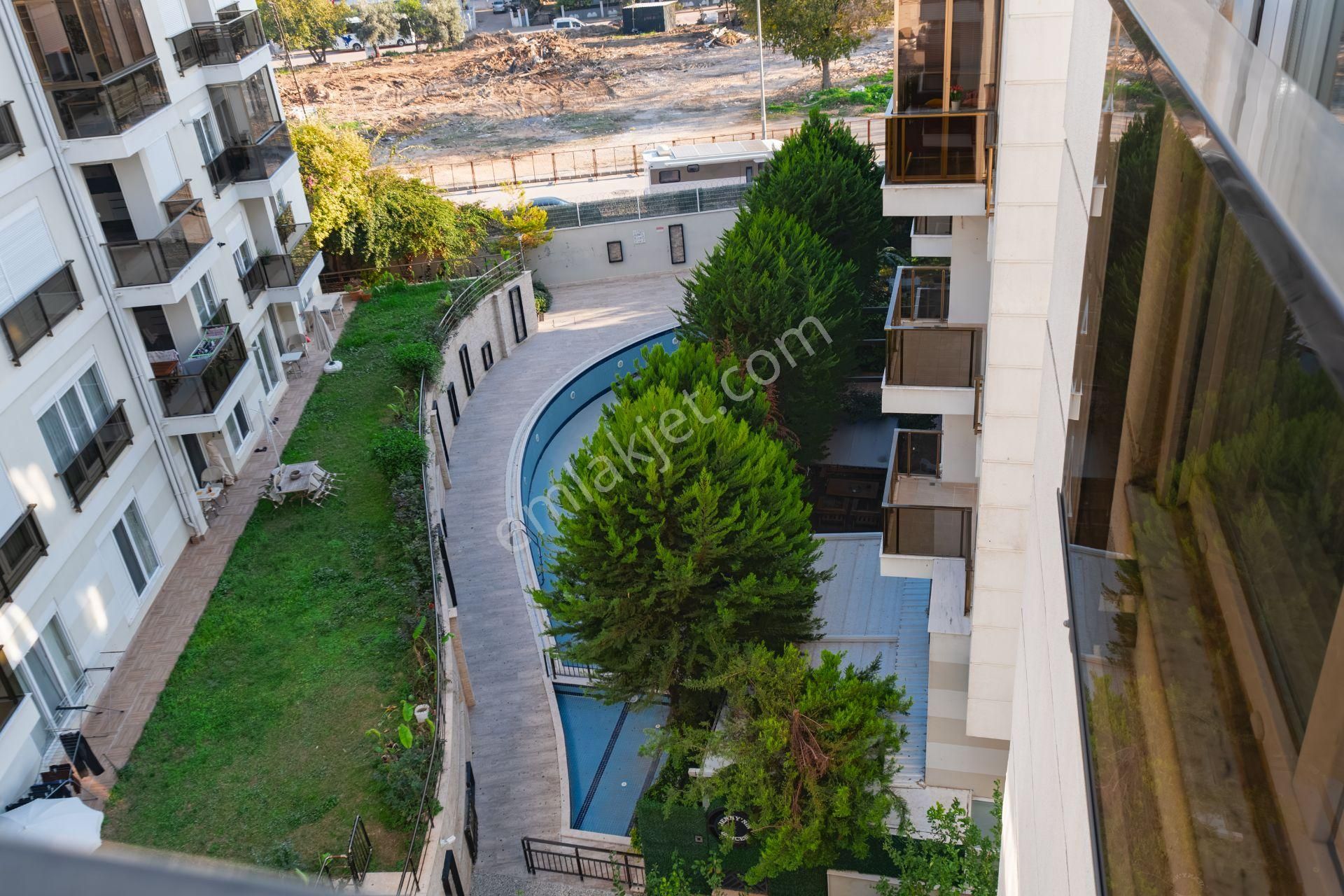 Meydankavağında Ödüllü Site İçi G.odalı Fırsat 3+1 Dubleks - Görsel 15