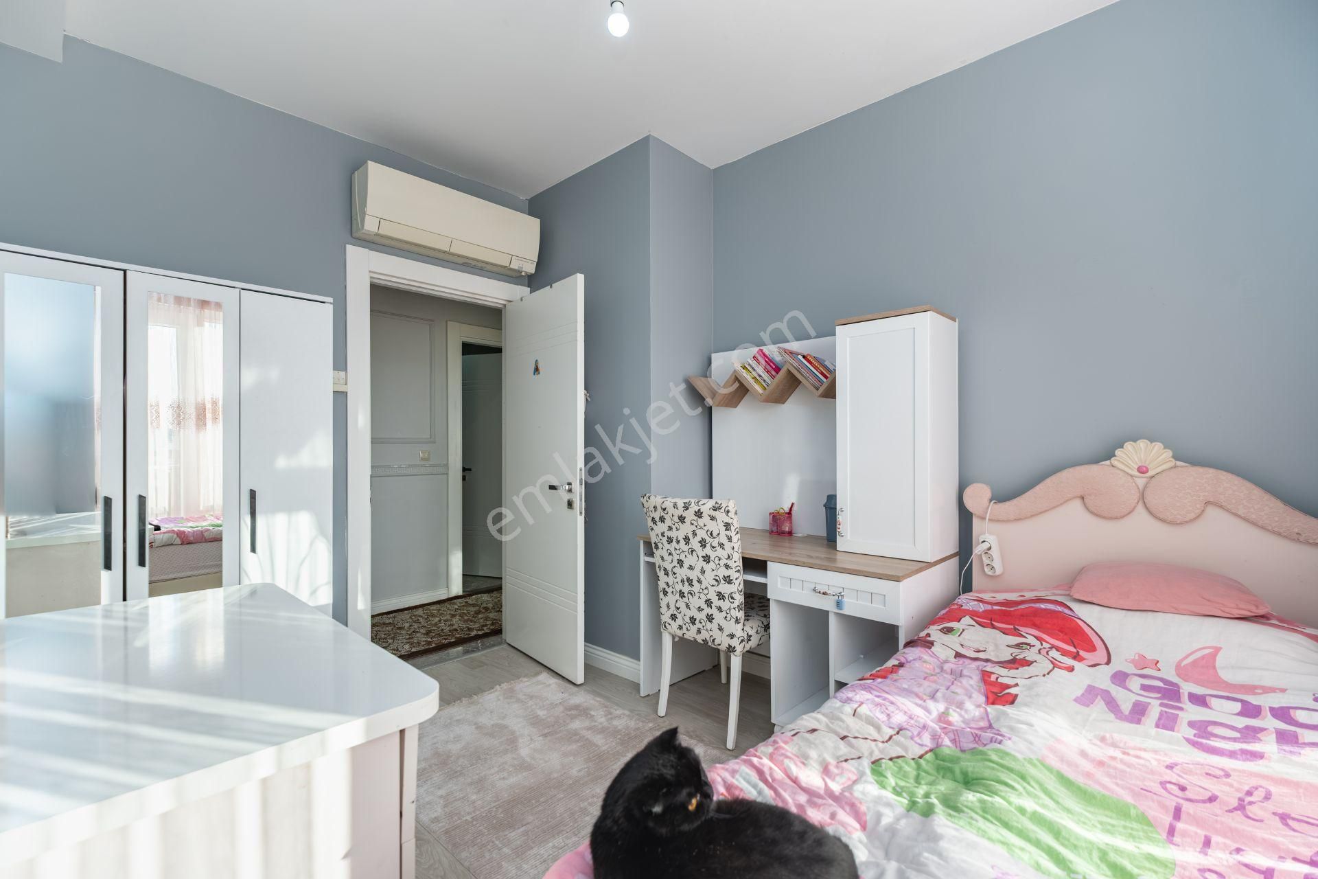 Meydankavağında Ödüllü Site İçi G.odalı Fırsat 3+1 Dubleks - Görsel 18