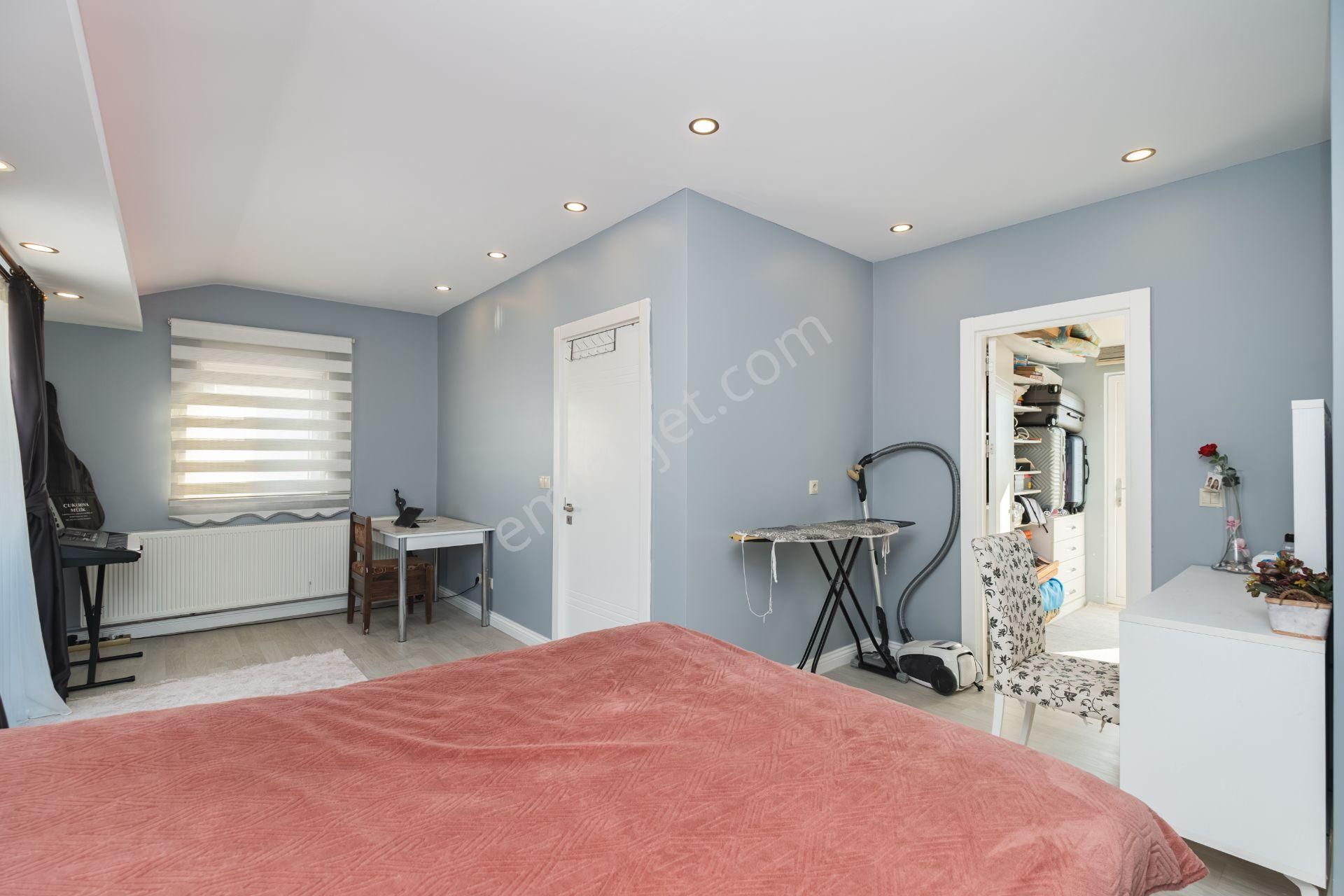 Meydankavağında Ödüllü Site İçi G.odalı Fırsat 3+1 Dubleks - Görsel 24