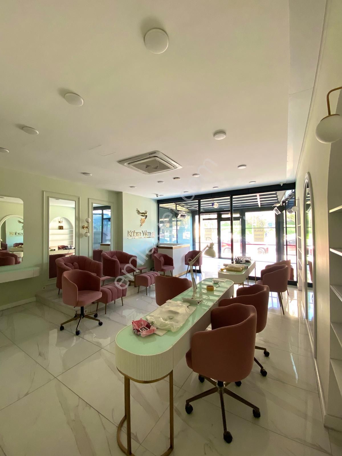 Redstone Nüans'tan Halkalı Merkez'de 100 M2 Kiralık İş Yeri