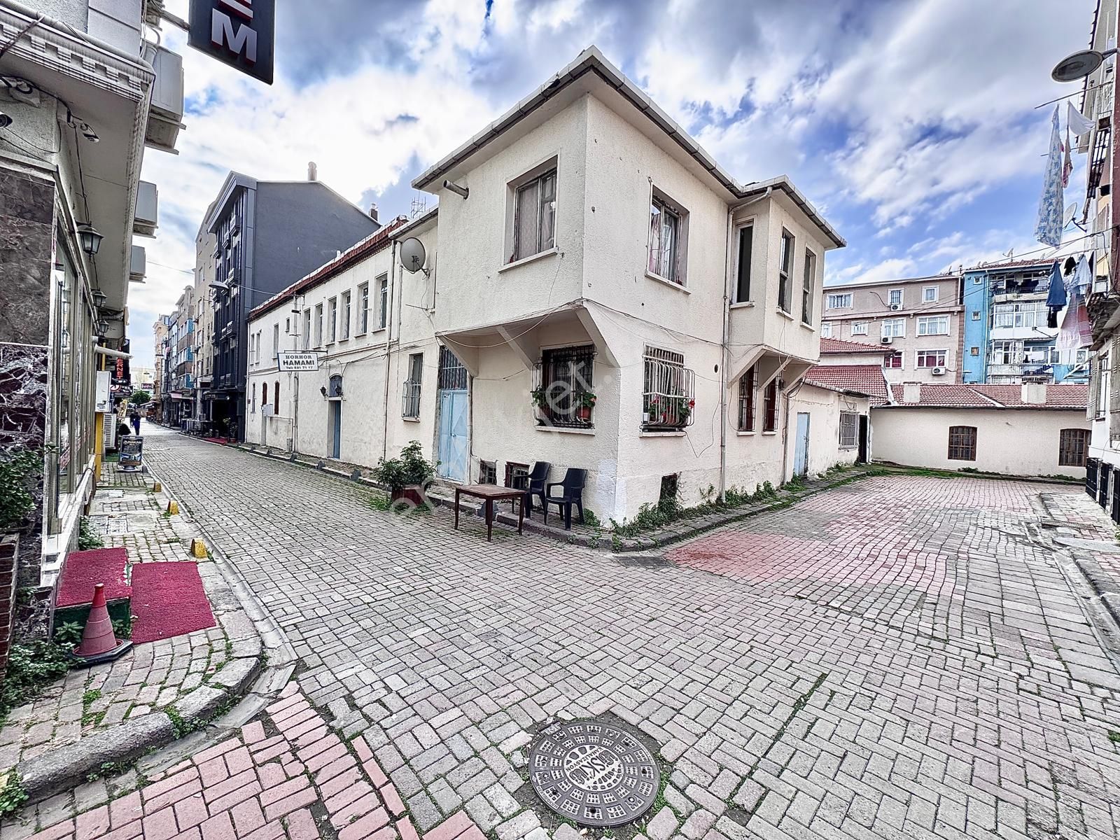 Goldhouse Dan Satılık Tarihi Horhor Hamamı