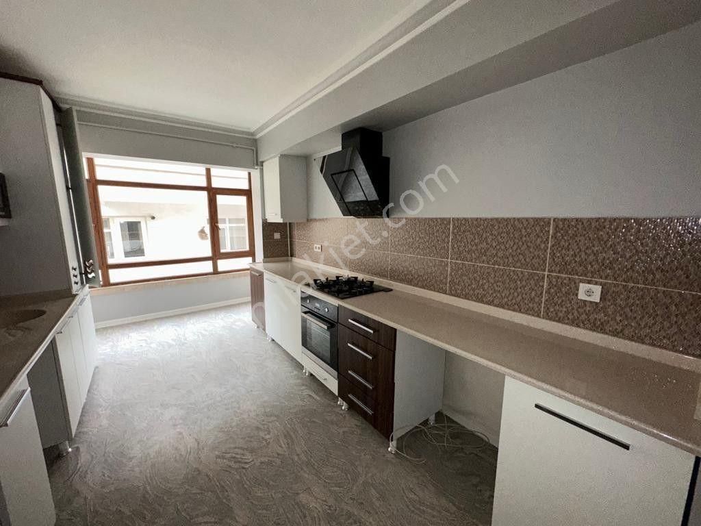 İncirli Lisesi Ve Yunus Emre Cad Yanı Orta Kat 3+1 Ön Bağımsız - Görsel 22