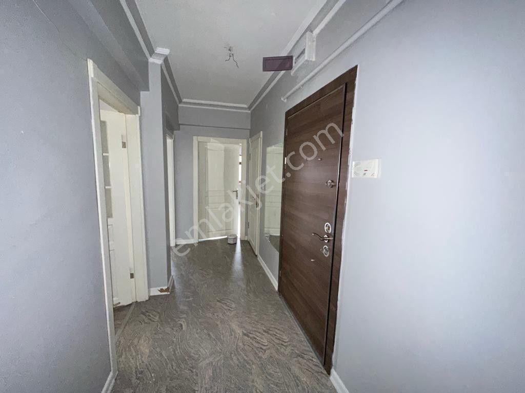 İncirli Lisesi Ve Yunus Emre Cad Yanı Orta Kat 3+1 Ön Bağımsız - Görsel 29