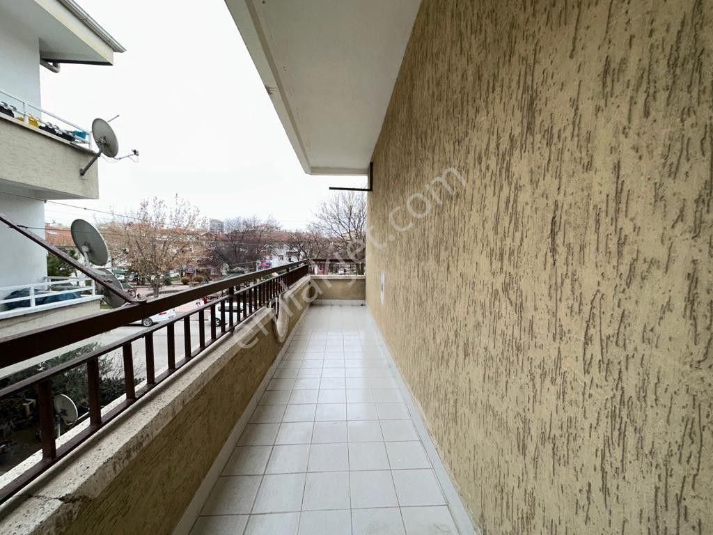 İncirli Lisesi Ve Yunus Emre Cad Yanı Orta Kat 3+1 Ön Bağımsız - Görsel 11