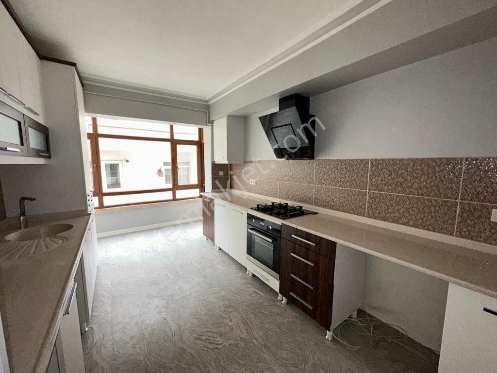 İncirli Lisesi Ve Yunus Emre Cad Yanı Orta Kat 3+1 Ön Bağımsız - Görsel 8