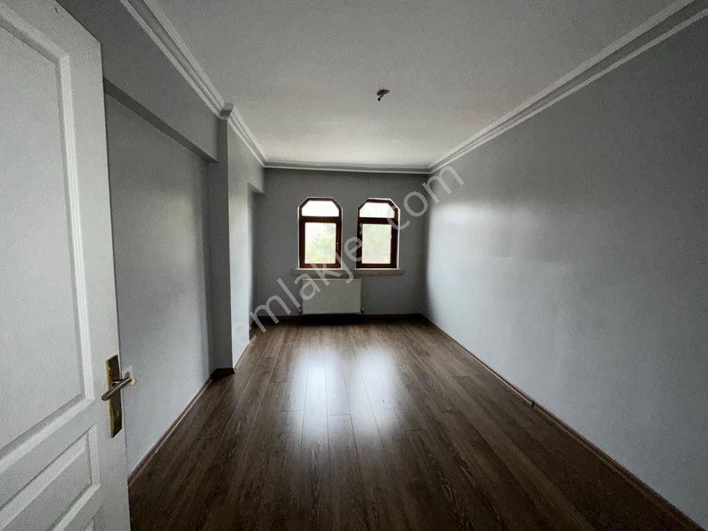 İncirli Lisesi Ve Yunus Emre Cad Yanı Orta Kat 3+1 Ön Bağımsız - Görsel 9