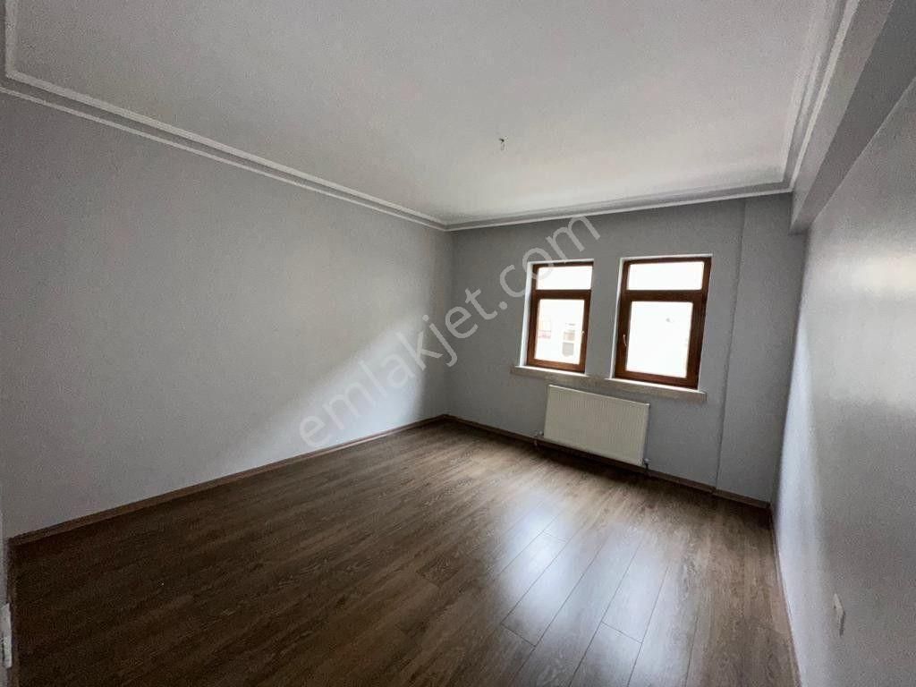 İncirli Lisesi Ve Yunus Emre Cad Yanı Orta Kat 3+1 Ön Bağımsız - Görsel 18