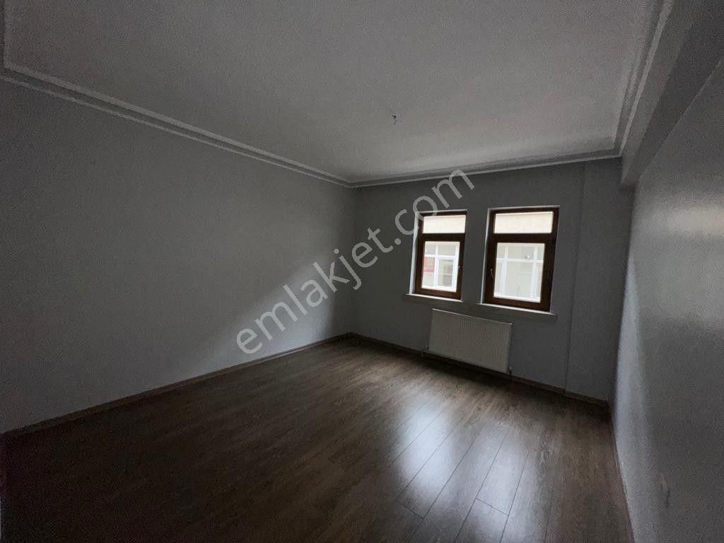 İncirli Lisesi Ve Yunus Emre Cad Yanı Orta Kat 3+1 Ön Bağımsız - Görsel 19