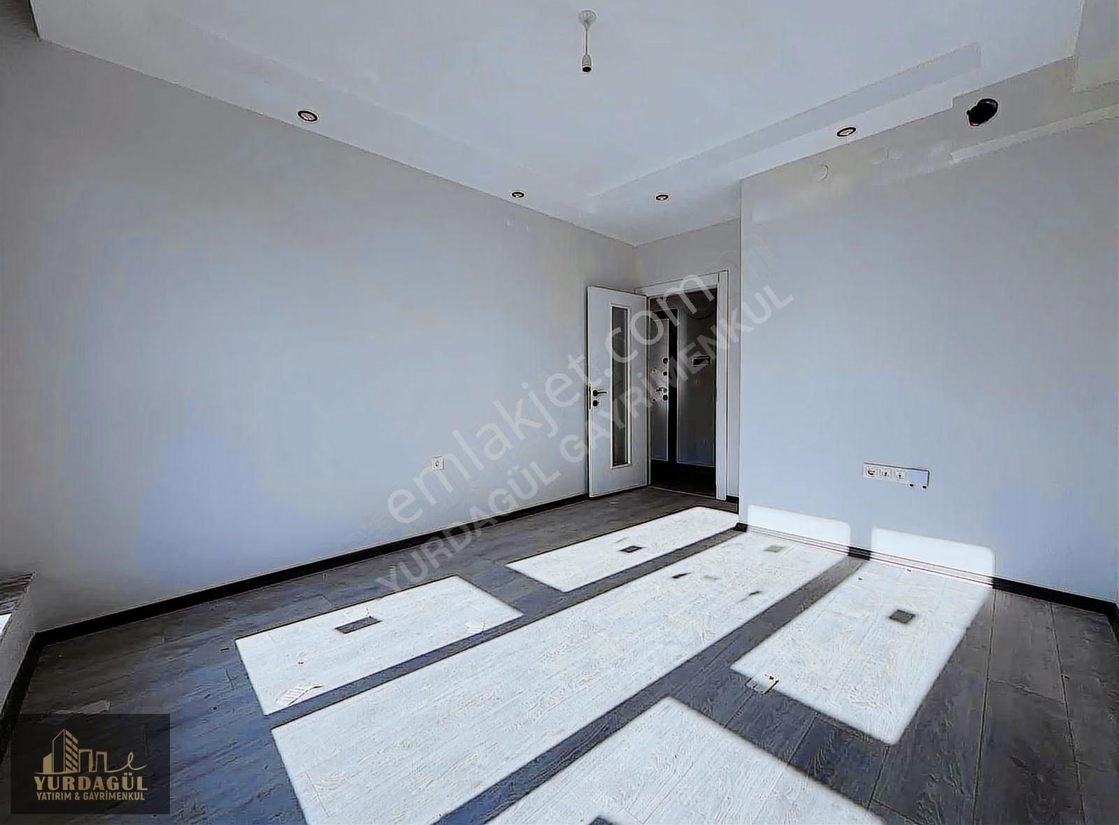 Yurdagül Yatırım'dan Çamlıca Birlik Caddesi Üzeri 65m2 1.kat 2+0 - Görsel 2