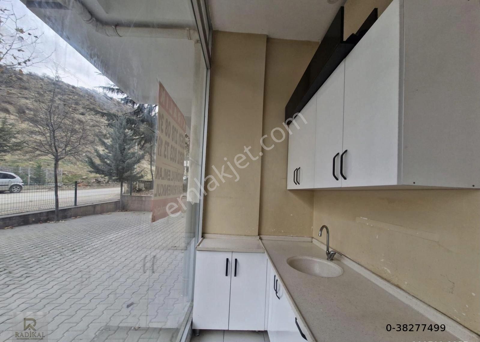 Bademlidere Mahallesi 257. Cadde Üzeri 26m2 Kiralık Kupon Dükkan-mağaza ........ - Görsel 5