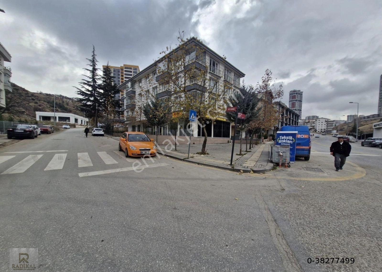 Bademlidere Mahallesi 257. Cadde Üzeri 26m2 Kiralık Kupon Dükkan-mağaza ........ - Görsel 4