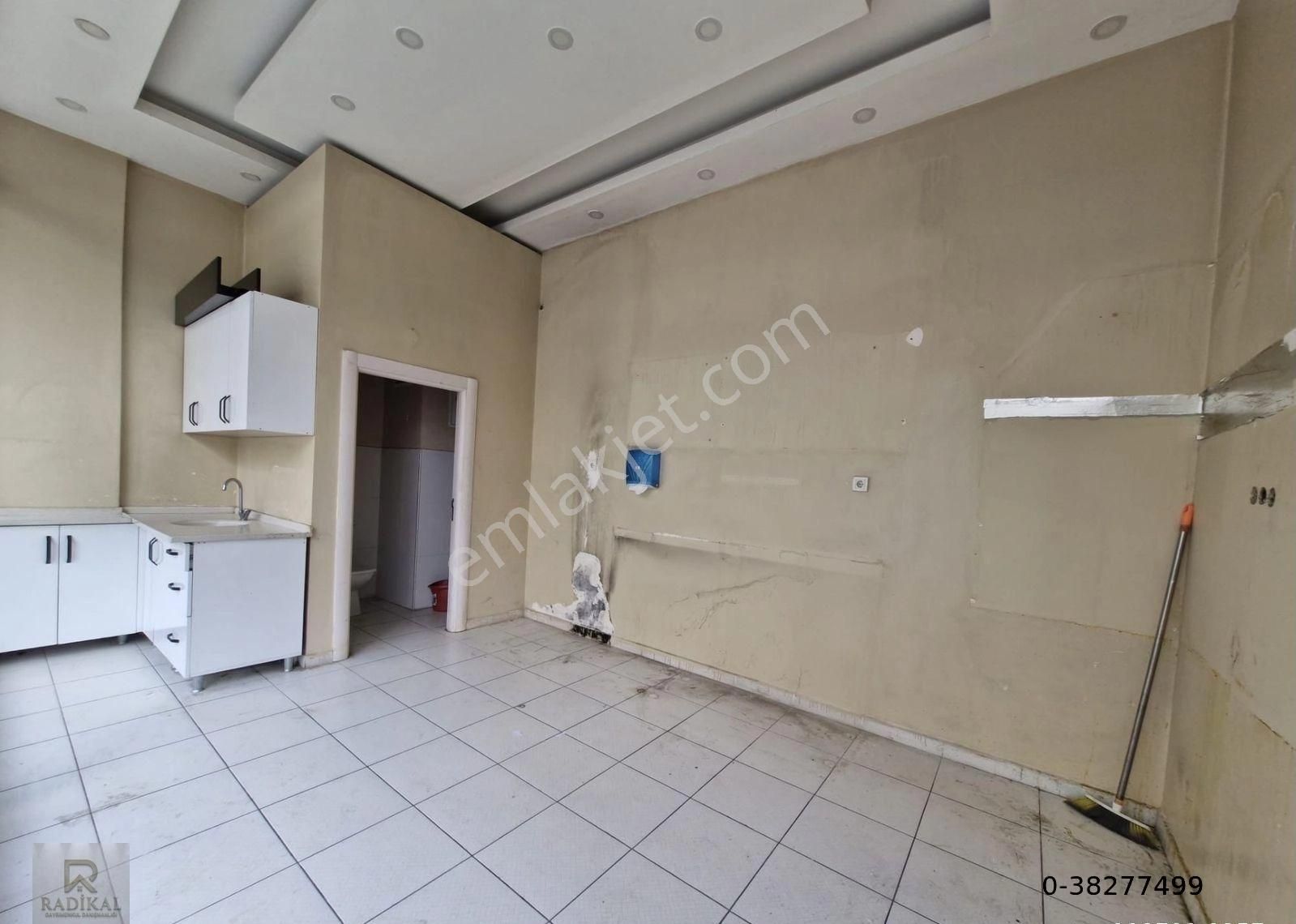 Bademlidere Mahallesi 257. Cadde Üzeri 26m2 Kiralık Kupon Dükkan-mağaza ........