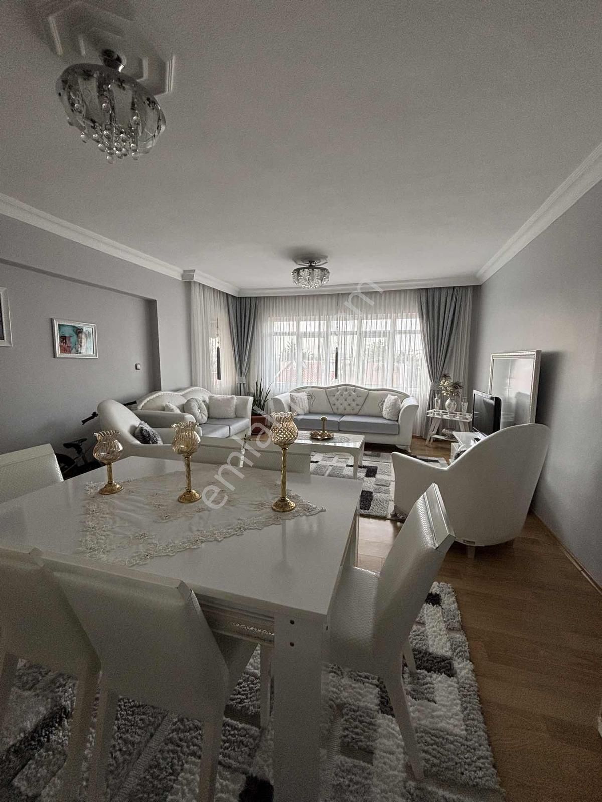 Beylikdüzü Barış Mahallesinde Havuzlu Sitede 3+1 Acil - Görsel 17