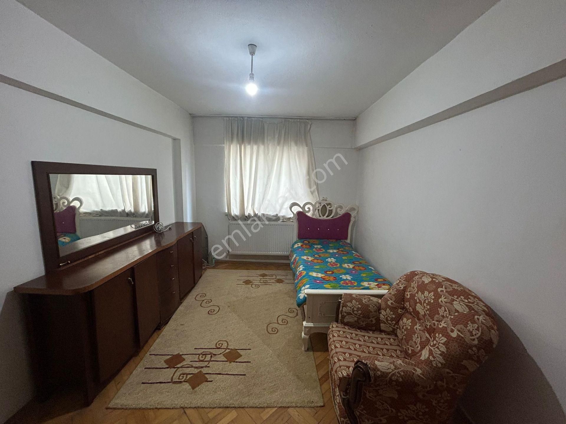 Eşyalı*kiralık*daire*kanuni Mah*merkez De*1 Ci Kat*1+1*geniş*kullanışlı* - Görsel 4