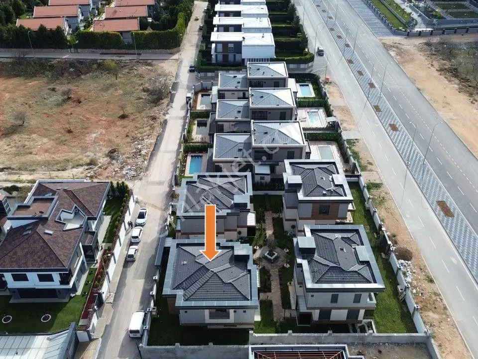 Repa Gayrimenkul Furkan Özer'den -6+2 Villa -site İçi -natamam - Görsel 3