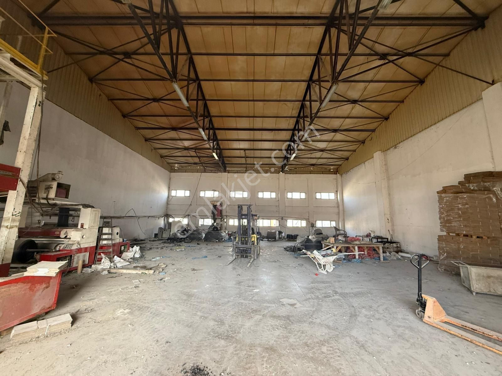 Zorlu Gayrimenkul'den Doğu Sanayi Sitesin'de 600m2 Kiralık - Görsel 3