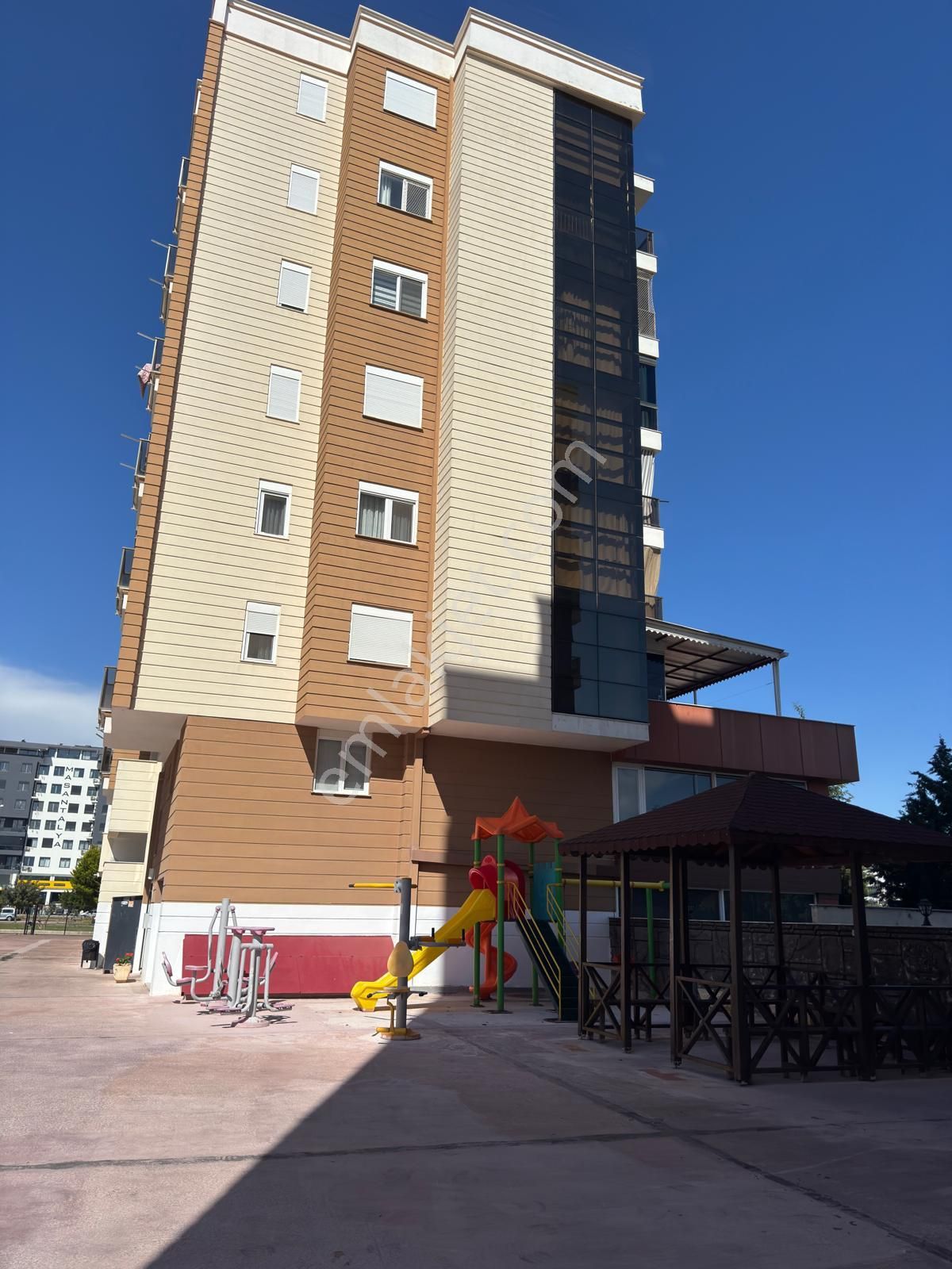 Antalya'nın Kalbinde Nezih Konumda Fırsat Eşyalı Satılık Daire - Görsel 15