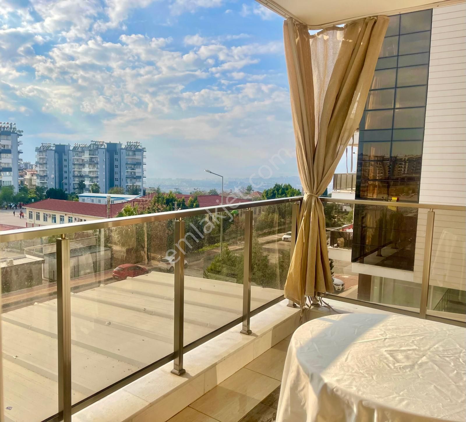 Antalya'nın Kalbinde Nezih Konumda Fırsat Eşyalı Satılık Daire - Görsel 11