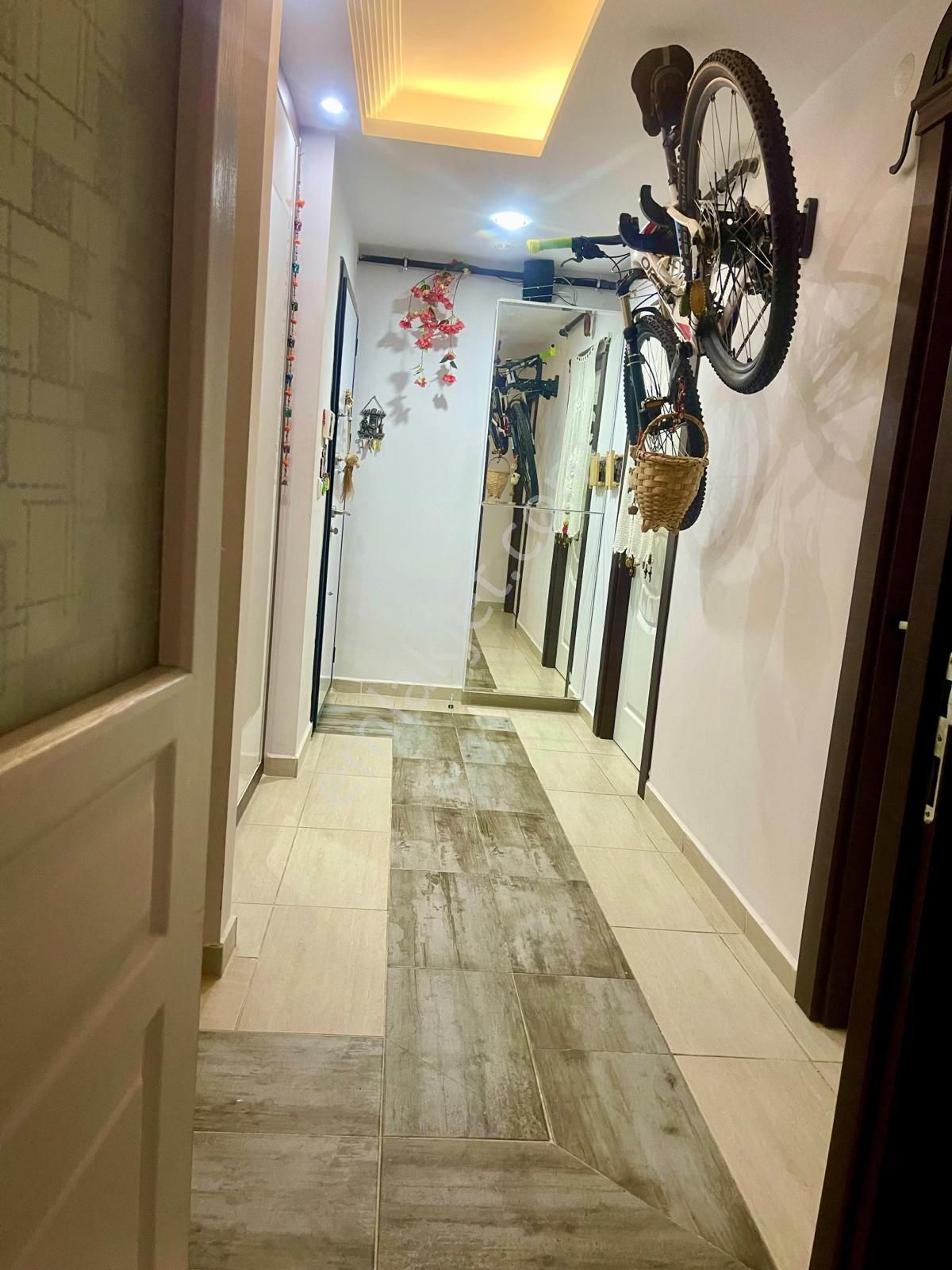 Antalya'nın Kalbinde Nezih Konumda Fırsat Eşyalı Satılık Daire - Görsel 17