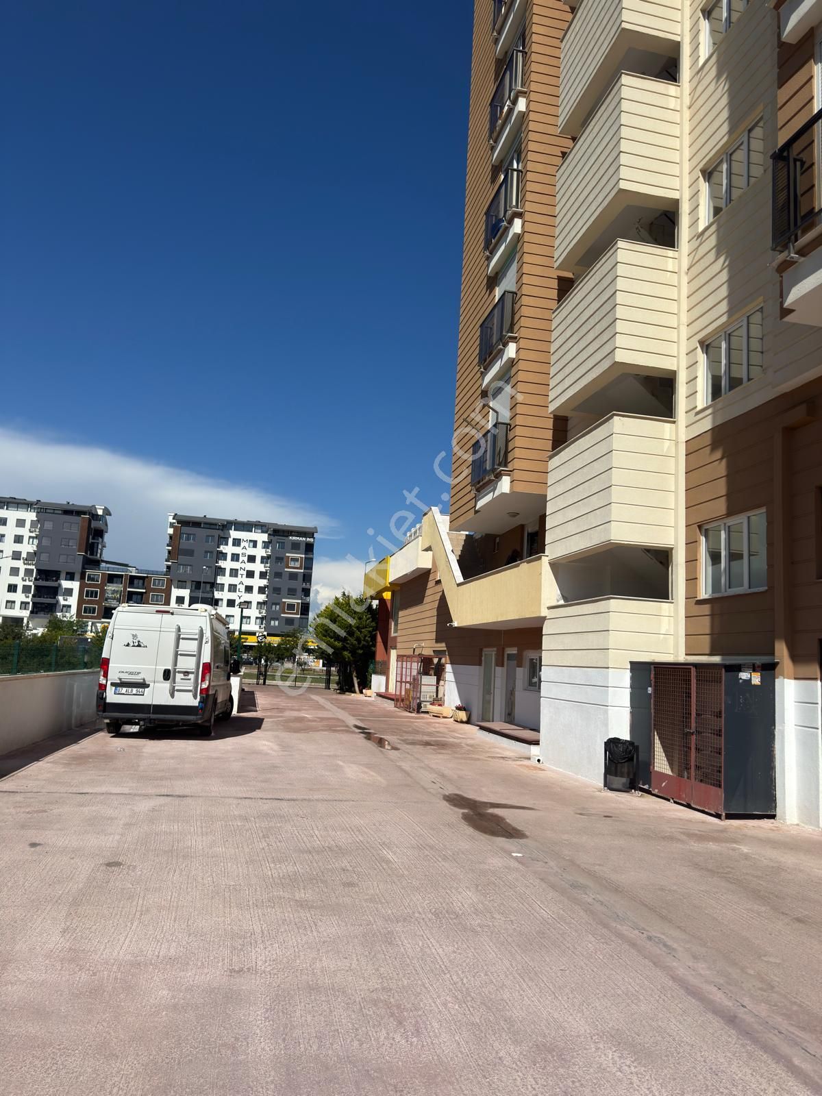 Antalya'nın Kalbinde Nezih Konumda Fırsat Eşyalı Satılık Daire - Görsel 31