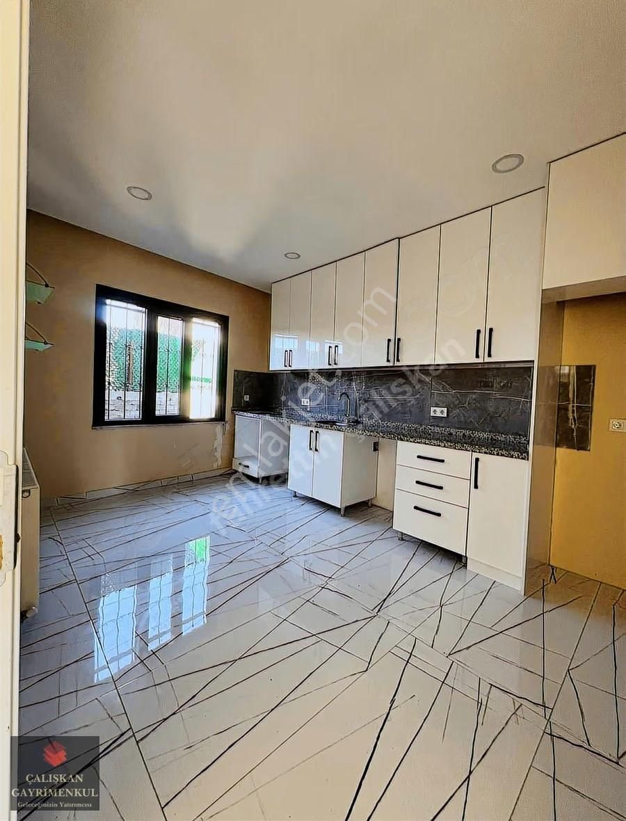 Adnan Menderes Mahallesinde 220 M2 Arsa İçerisinde Müstakil 2+1 - Görsel 14