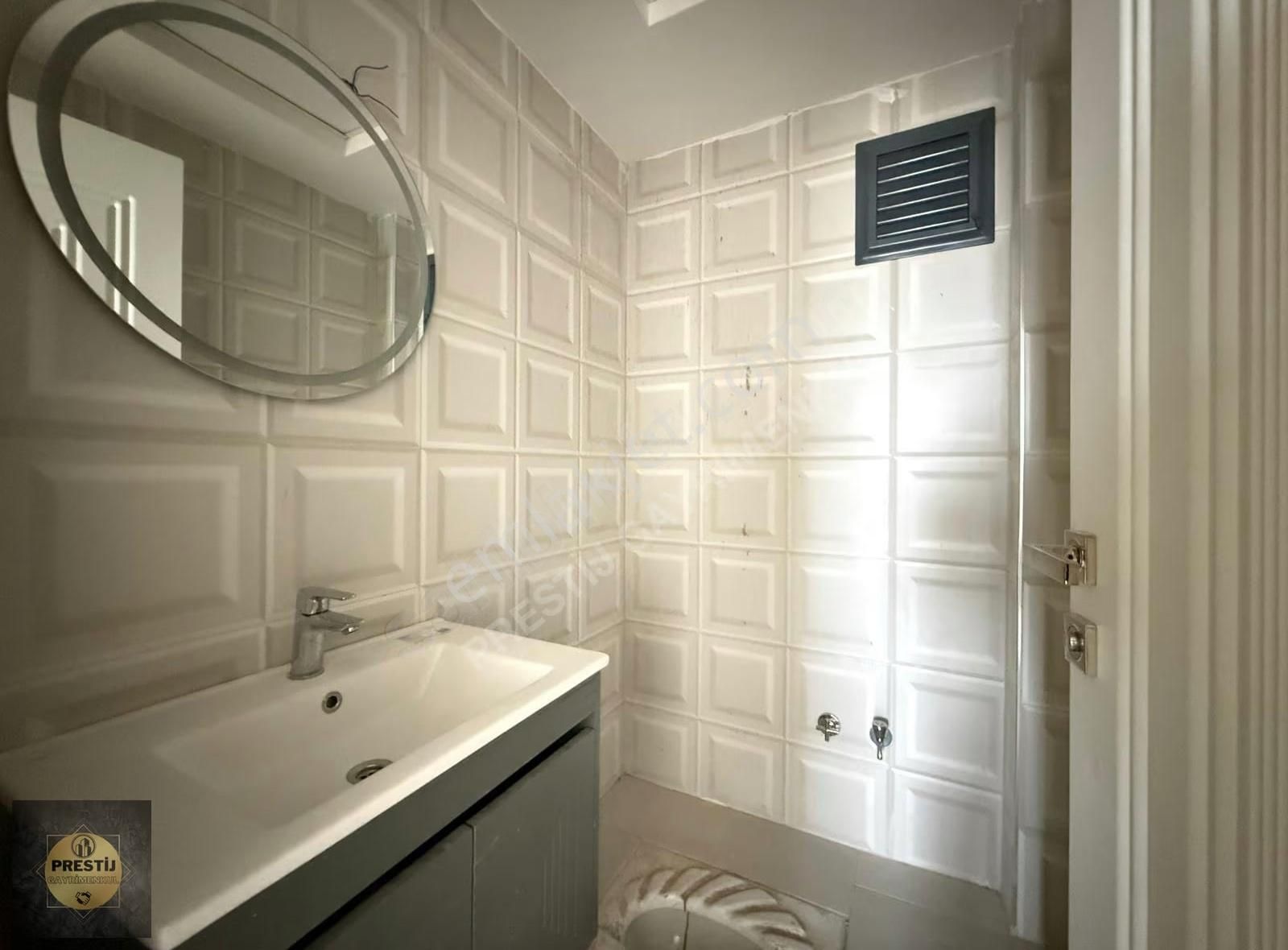 Hemen Oturulur Meskenli 3+1 175 M2 Giy. Odalı Ebv. Banyolu Daire - Görsel 9