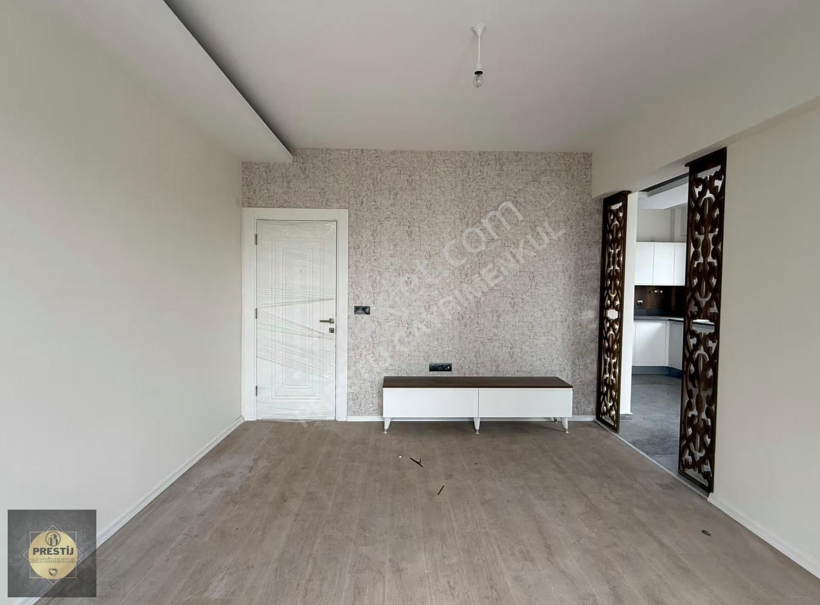 Hemen Oturulur Meskenli 3+1 175 M2 Giy. Odalı Ebv. Banyolu Daire - Görsel 4