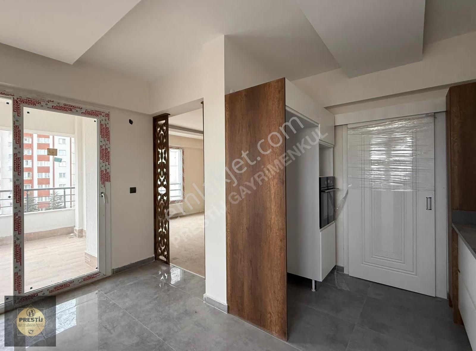 Hemen Oturulur Meskenli 3+1 175 M2 Giy. Odalı Ebv. Banyolu Daire - Görsel 6