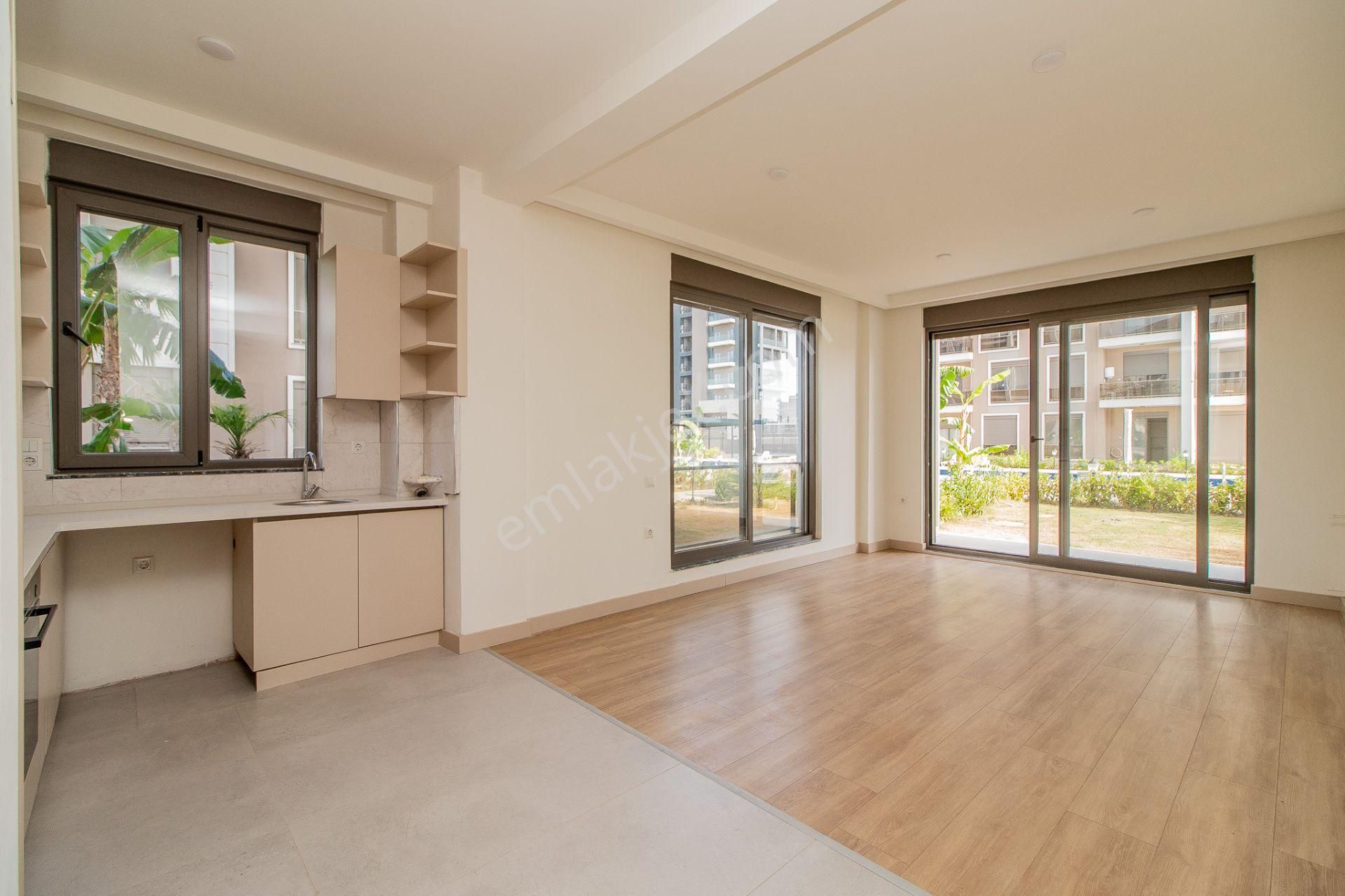 The Viole Sitesinde Bahçe Kullanımlı 2+1 Lüks Daire - Görsel 3