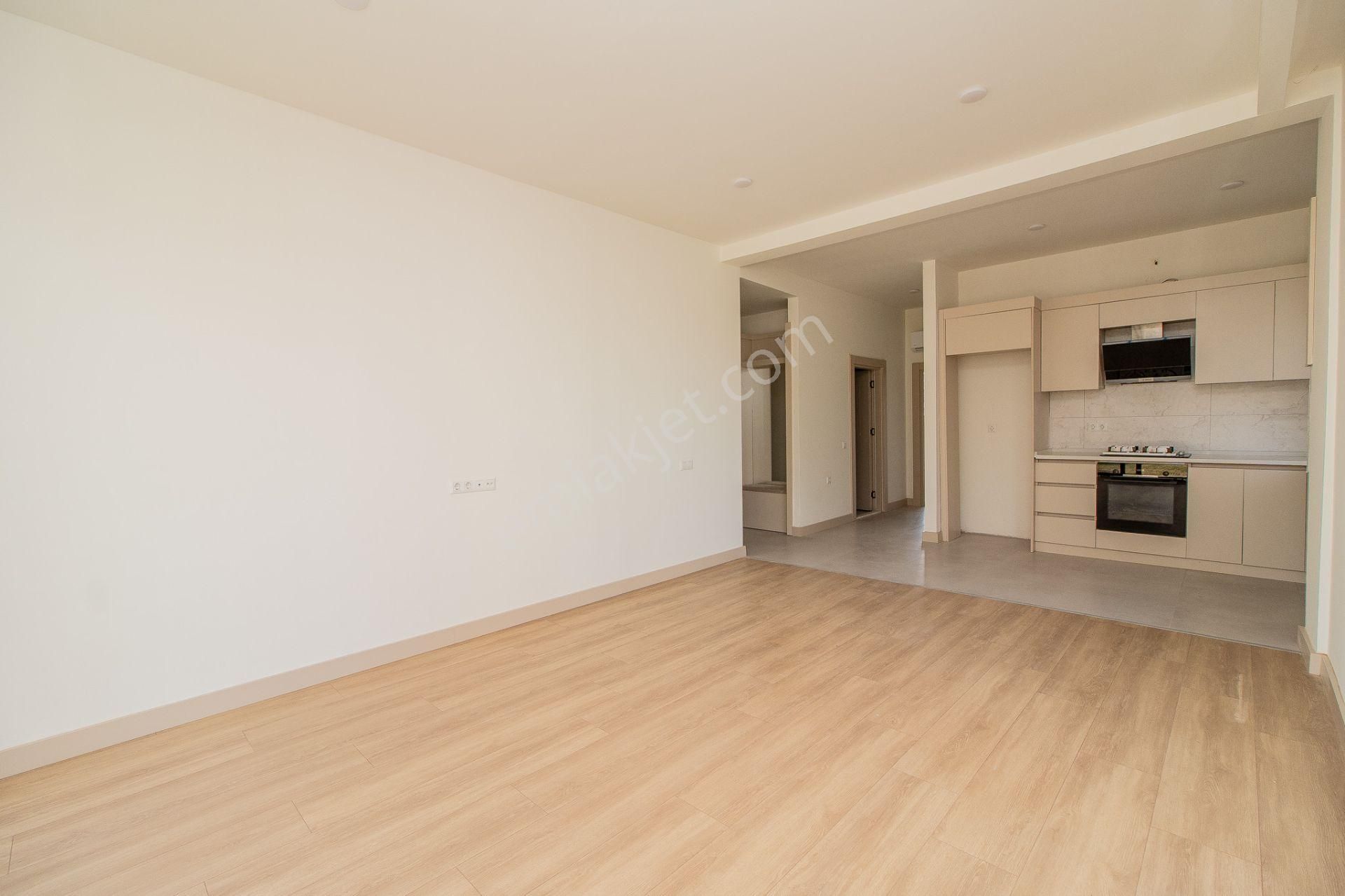 The Viole Sitesinde Bahçe Kullanımlı 2+1 Lüks Daire - Görsel 8