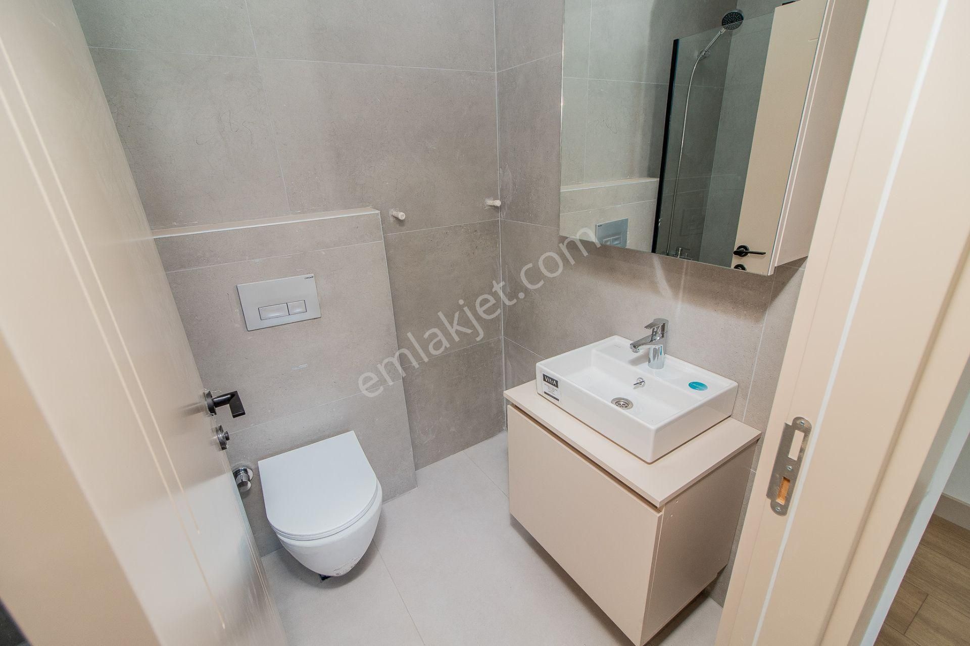 The Viole Sitesinde Bahçe Kullanımlı 2+1 Lüks Daire - Görsel 12