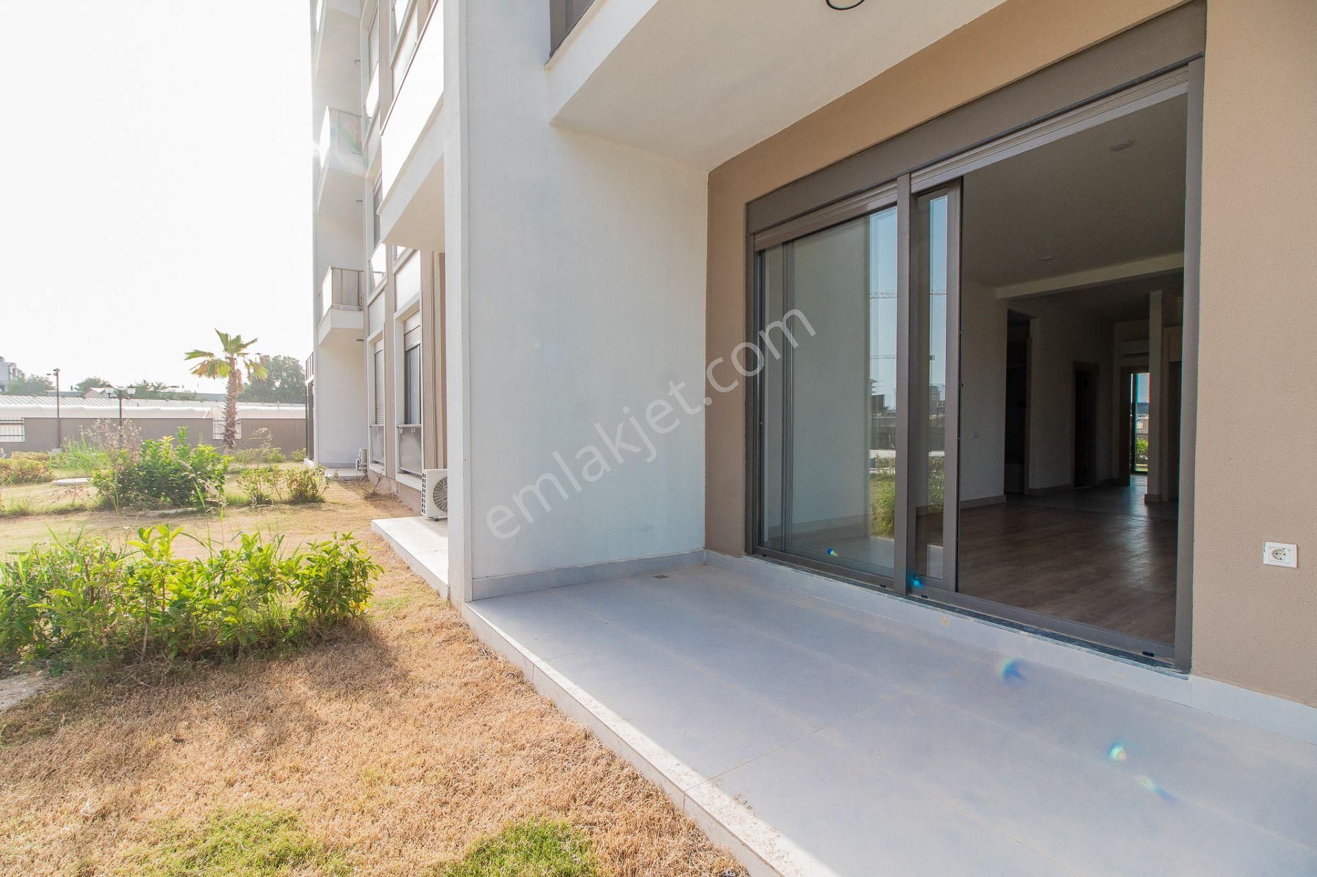 The Viole Sitesinde Bahçe Kullanımlı 2+1 Lüks Daire - Görsel 20